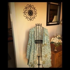 NWOT Charming Charlie’s kimono